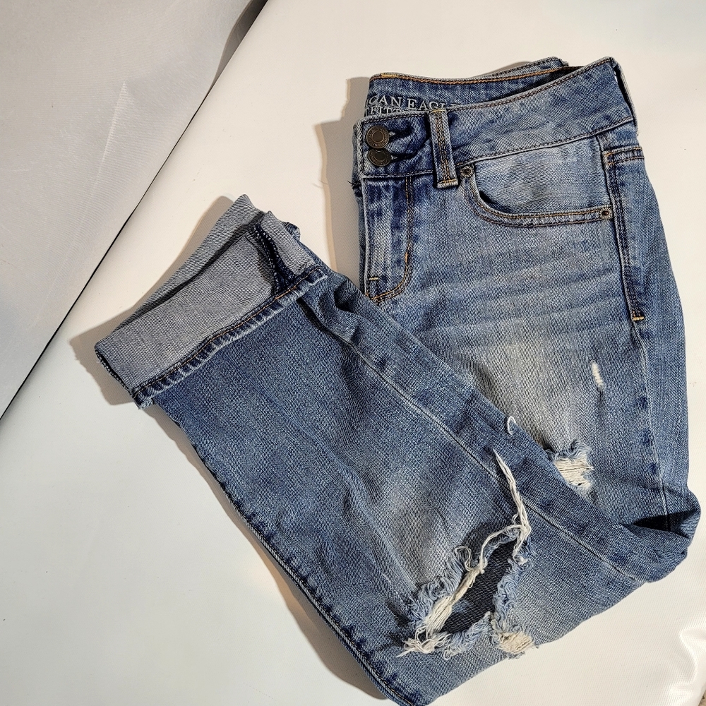 AMERICAN EAGLE OUTFITTERS Artist Crop Stretch Capri Blue Jeans